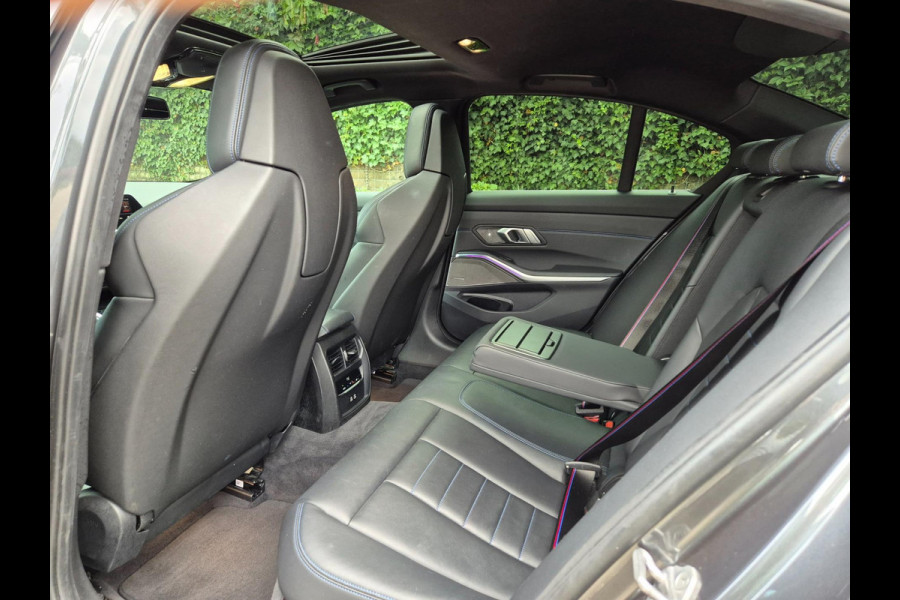 BMW 3-serie G20 330i M Edition Plus GARANTIE Android CarPlay Pano M Stoel HUD Camera NAP 1e EIG Laser Spoiler M Remmen