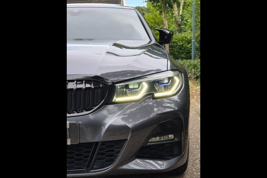 BMW 3-serie G20 330i M Edition Plus GARANTIE Android CarPlay Pano M Stoel HUD Camera NAP 1e EIG Laser Spoiler M Remmen