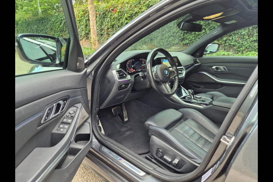 BMW 3-serie G20 330i M Edition Plus GARANTIE Android CarPlay Pano M Stoel HUD Camera NAP 1e EIG Laser Spoiler M Remmen