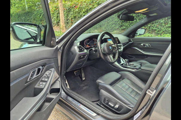 BMW 3-serie G20 330i M Edition Plus GARANTIE Android CarPlay Pano M Stoel HUD Camera NAP 1e EIG Laser Spoiler M Remmen