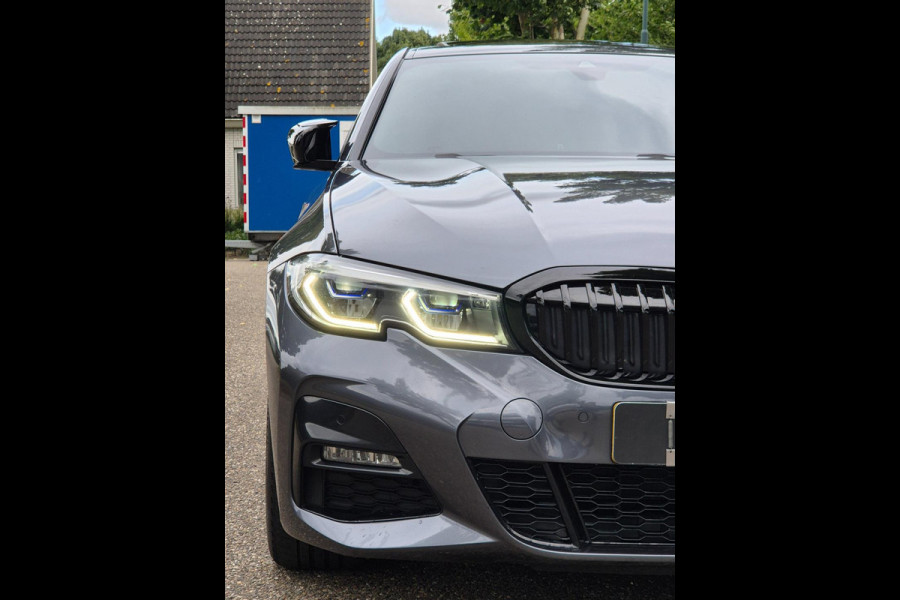 BMW 3-serie G20 330i M Edition Plus GARANTIE Android CarPlay Pano M Stoel HUD Camera NAP 1e EIG Laser Spoiler M Remmen