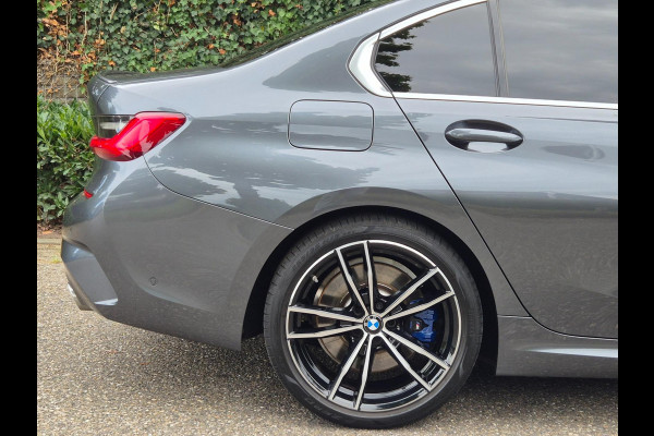 BMW 3-serie G20 330i M Edition Plus GARANTIE Android CarPlay Pano M Stoel HUD Camera NAP 1e EIG Laser Spoiler M Remmen