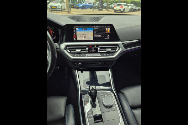 BMW 3-serie G20 330i M Edition Plus GARANTIE Android CarPlay Pano M Stoel HUD Camera NAP 1e EIG Laser Spoiler M Remmen