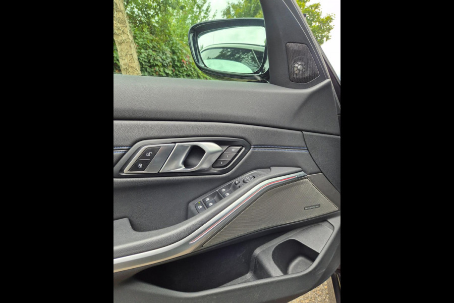 BMW 3-serie G20 330i M Edition Plus GARANTIE Android CarPlay Pano M Stoel HUD Camera NAP 1e EIG Laser Spoiler M Remmen