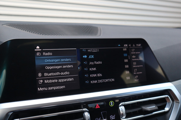 BMW 3-serie M-Sport 19inch / SOH91% / Glazen dak / HiFi / 50 Jahre / Camera / M Performance BMW 3-serie M-Sport 19inch / SOH91% / Glazen dak / HiFi / 50 Jahre / Camera / M Performance
