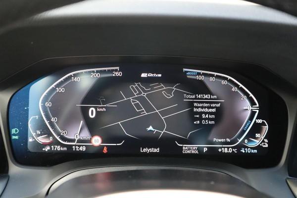BMW 3-serie M-Sport 19inch / SOH91% / Glazen dak / HiFi / 50 Jahre / Camera / M Performance BMW 3-serie M-Sport 19inch / SOH91% / Glazen dak / HiFi / 50 Jahre / Camera / M Performance