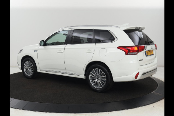 Mitsubishi Outlander 2.4 PHEV Intense+ | Schuifdak | Stoelverwarming | Leder/Alcantara | Camera | Carplay | Keyless | Stuurverwarming | Full LED | Climate control | Cruise control | Plug In