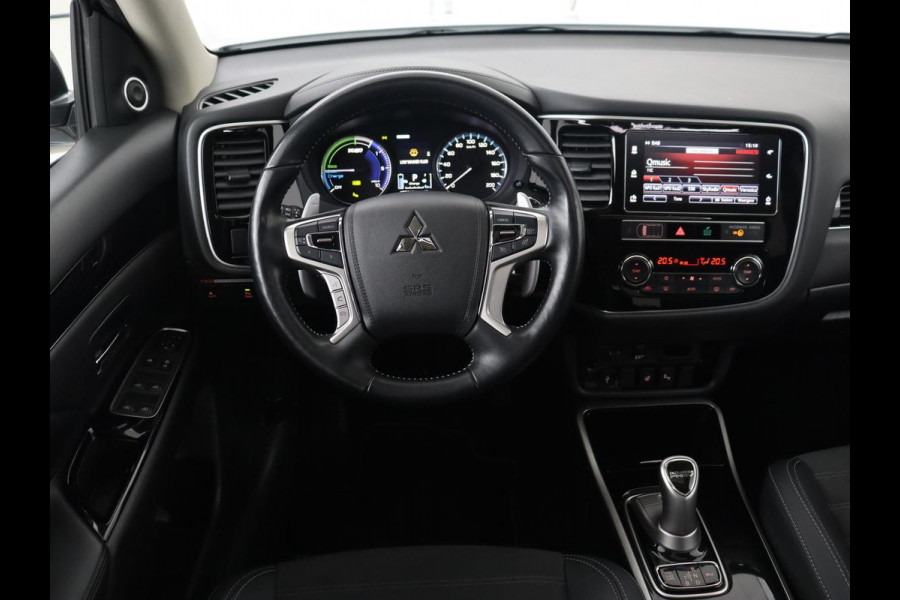 Mitsubishi Outlander 2.4 PHEV Intense+ | Schuifdak | Stoelverwarming | Leder/Alcantara | Camera | Carplay | Keyless | Stuurverwarming | Full LED | Climate control | Cruise control | Plug In