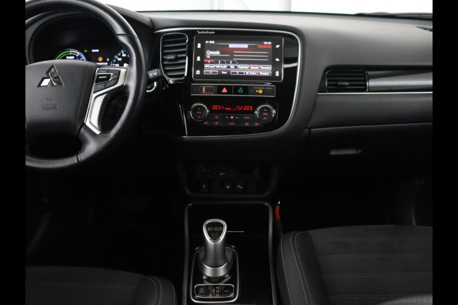 Mitsubishi Outlander 2.4 PHEV Intense+ | Schuifdak | Stoelverwarming | Leder/Alcantara | Camera | Carplay | Keyless | Stuurverwarming | Full LED | Climate control | Cruise control | Plug In