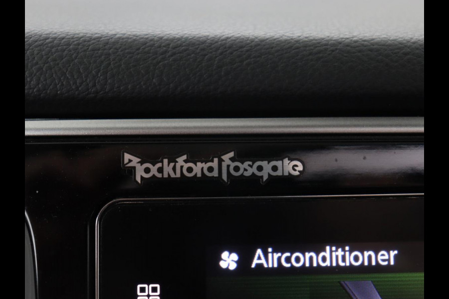 Mitsubishi Outlander 2.4 PHEV Intense+ | Schuifdak | Stoelverwarming | Leder/Alcantara | Camera | Carplay | Keyless | Stuurverwarming | Full LED | Climate control | Cruise control | Plug In