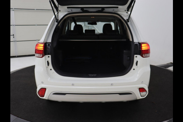 Mitsubishi Outlander 2.4 PHEV Intense+ | Schuifdak | Stoelverwarming | Leder/Alcantara | Camera | Carplay | Keyless | Stuurverwarming | Full LED | Climate control | Cruise control | Plug In