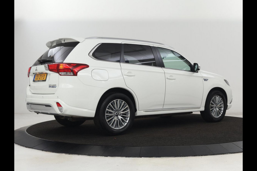 Mitsubishi Outlander 2.4 PHEV Intense+ | Schuifdak | Stoelverwarming | Leder/Alcantara | Camera | Carplay | Keyless | Stuurverwarming | Full LED | Climate control | Cruise control | Plug In