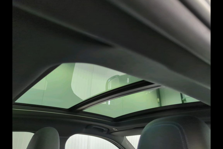 BMW 1-serie 118i | Panorama | Navi | Live Cockpit | Led |