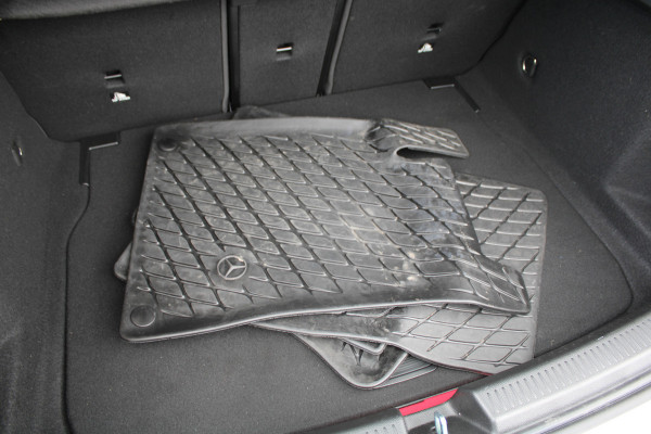 Mercedes-Benz A-Klasse 200 AMG Line | BTW | AMG | FACELIFT | KEYLESS | SFEER | CAMERA | ACC | NAVI |