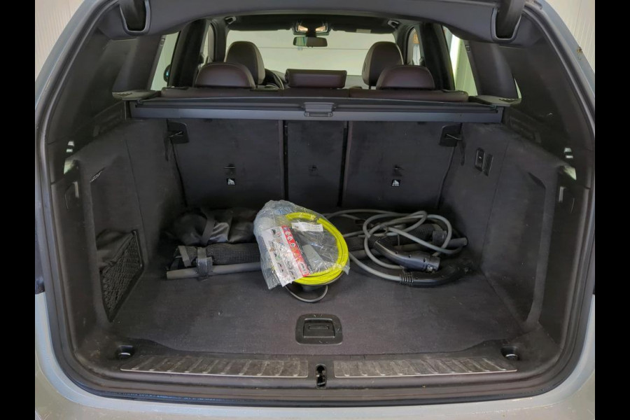 BMW iX3 High Executive 80 kWh | Trekhaak | Panorama | Leder | Navi | 360 Camera |