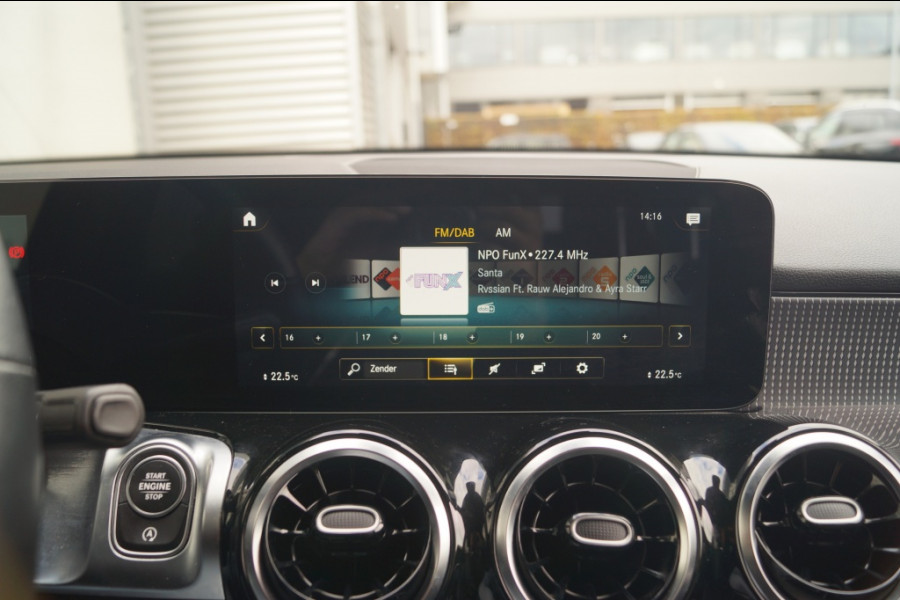 Mercedes-Benz Glb 180d Automaat Business Solution Luxury -LEER-NAVI-