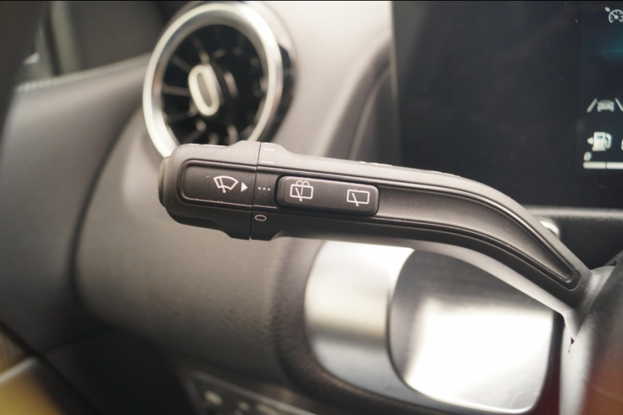 Mercedes-Benz Glb 180d Automaat Business Solution Luxury -LEER-NAVI-