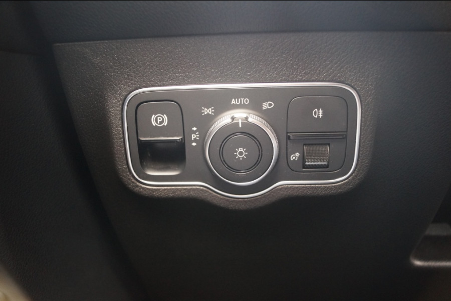 Mercedes-Benz Glb 180d Automaat Business Solution Luxury -LEER-NAVI-