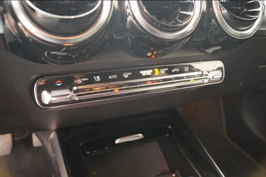 Mercedes-Benz Glb 180d Automaat Business Solution Luxury -LEER-NAVI-