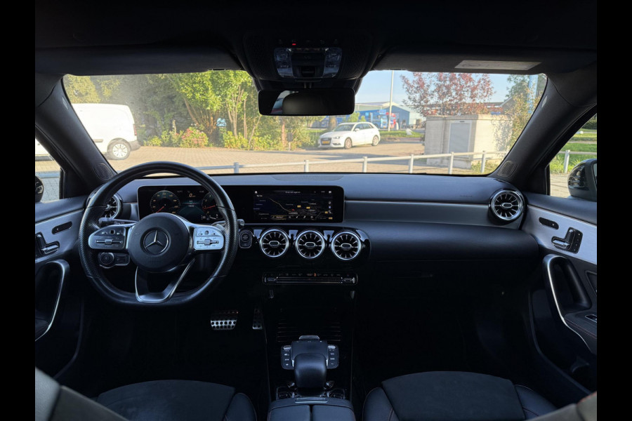 Mercedes-Benz A-Klasse 180 Aut. Business Sol. AMG | Panorama | Burmester | Memory | Multi Beam |