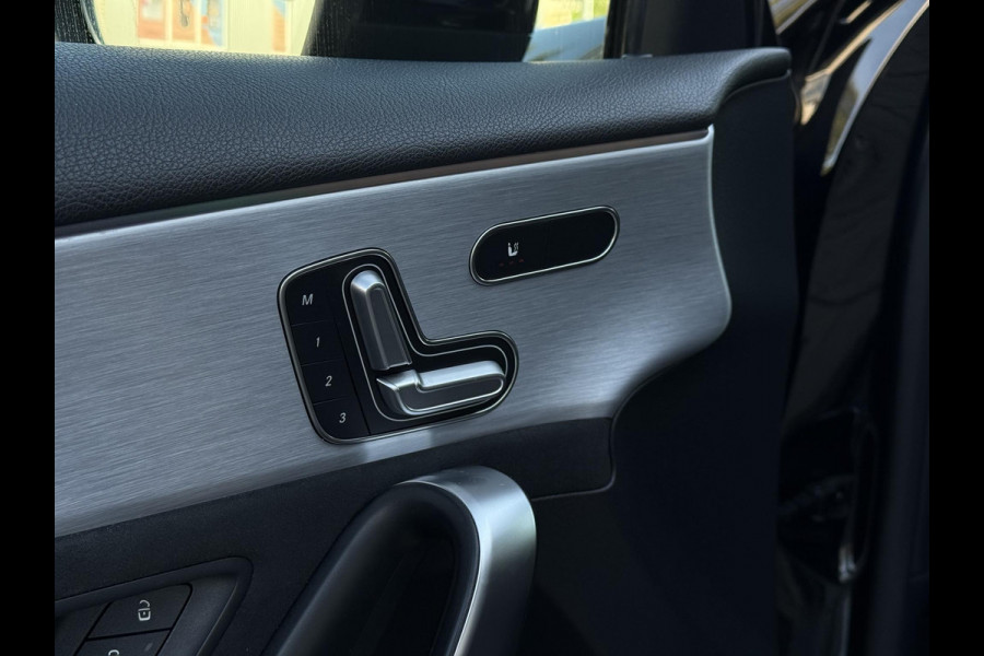 Mercedes-Benz A-Klasse 180 Aut. Business Sol. AMG | Panorama | Burmester | Memory | Multi Beam |
