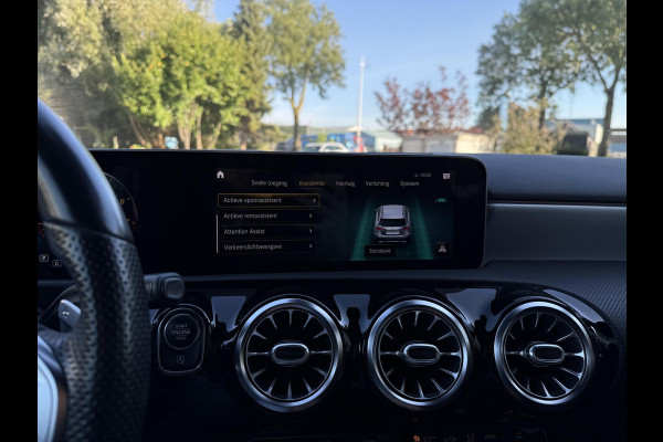Mercedes-Benz A-Klasse 180 Aut. Business Sol. AMG | Panorama | Burmester | Memory | Multi Beam |