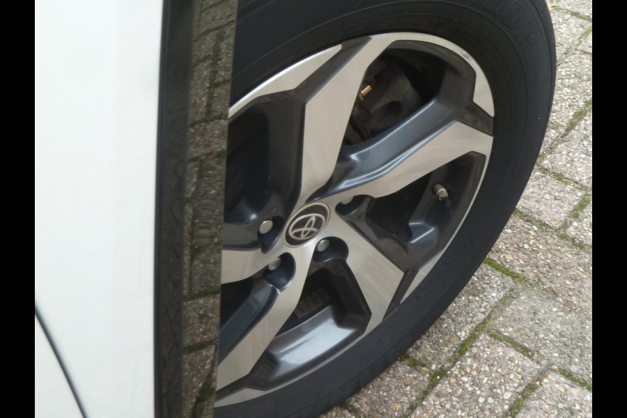 Toyota RAV4 2.5 Plug-in Hybrid AWD|Stoel/Stuurverwarming|ELektrische-stoel|LED|Adaptive-Cruise|Afn.Trekhaak|Blindspot Toyota RAV4 2.5 Plug-in Hybrid AWD|Stoel/Stuurverwarming|ELektrische-stoel|LED|Adaptive-Cruise|Afn.Trekhaak|Blindspot