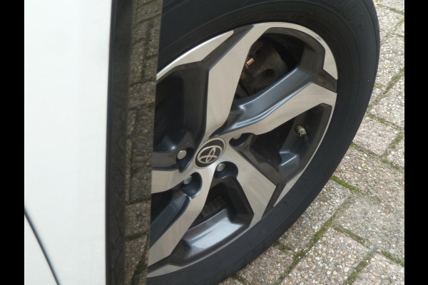 Toyota RAV4 2.5 Plug-in Hybrid AWD|Stoel/Stuurverwarming|ELektrische-stoel|LED|Adaptive-Cruise|Afn.Trekhaak|Blindspot Toyota RAV4 2.5 Plug-in Hybrid AWD|Stoel/Stuurverwarming|ELektrische-stoel|LED|Adaptive-Cruise|Afn.Trekhaak|Blindspot