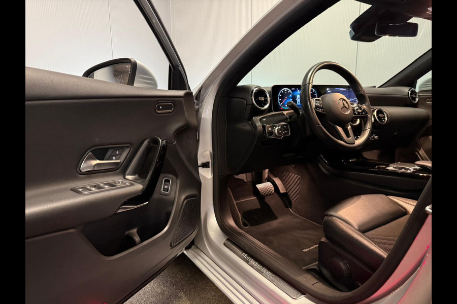 Mercedes-Benz A-Klasse 200 Limousine Business Solution-CAMERA-APPLE CARPLAY-WIDESCREEN-STOELCOMFORT-COMPL.