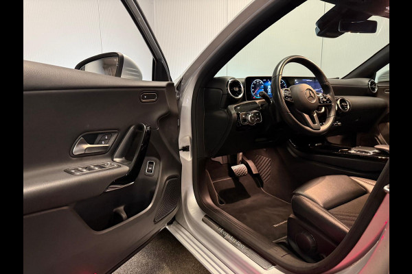 Mercedes-Benz A-Klasse 200 Limousine Business Solution-CAMERA-APPLE CARPLAY-WIDESCREEN-STOELCOMFORT-COMPL.