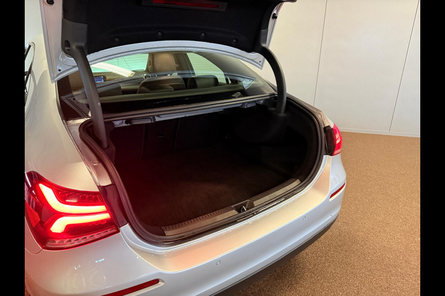 Mercedes-Benz A-Klasse 200 Limousine Business Solution-CAMERA-APPLE CARPLAY-WIDESCREEN-STOELCOMFORT-COMPL.