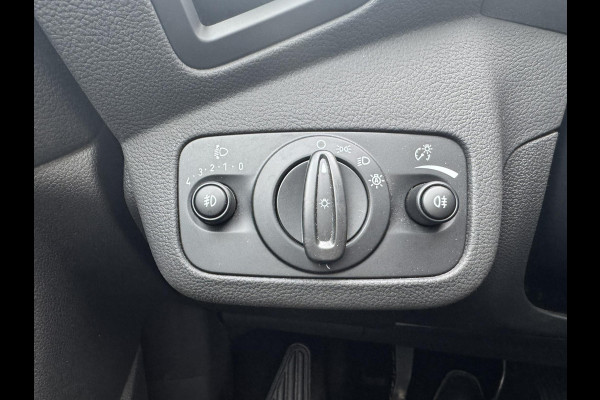 Ford C-MAX 1.5 Titanium 150pk Trekhaak | Achteruitrijcamera | Stoelverwarming | Climate control | Voorruit verwarming | 1.500kg Trekgewicht! Ford C-MAX 1.5 Titanium 150pk Trekhaak | Achteruitrijcamera | Stoelverwarming | Climate control | Voorruit verwarming | 1.500kg Trekgewicht!