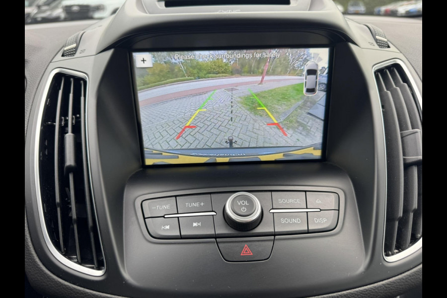 Ford C-MAX 1.5 Titanium 150pk Trekhaak | Achteruitrijcamera | Stoelverwarming | Climate control | Voorruit verwarming | 1.500kg Trekgewicht! Ford C-MAX 1.5 Titanium 150pk Trekhaak | Achteruitrijcamera | Stoelverwarming | Climate control | Voorruit verwarming | 1.500kg Trekgewicht!