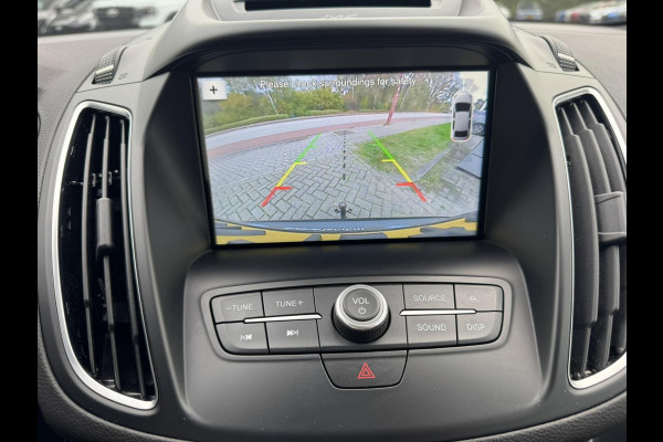 Ford C-MAX 1.5 Titanium 150pk Trekhaak | Achteruitrijcamera | Stoelverwarming | Climate control | Voorruit verwarming | 1.500kg Trekgewicht! Ford C-MAX 1.5 Titanium 150pk Trekhaak | Achteruitrijcamera | Stoelverwarming | Climate control | Voorruit verwarming | 1.500kg Trekgewicht!