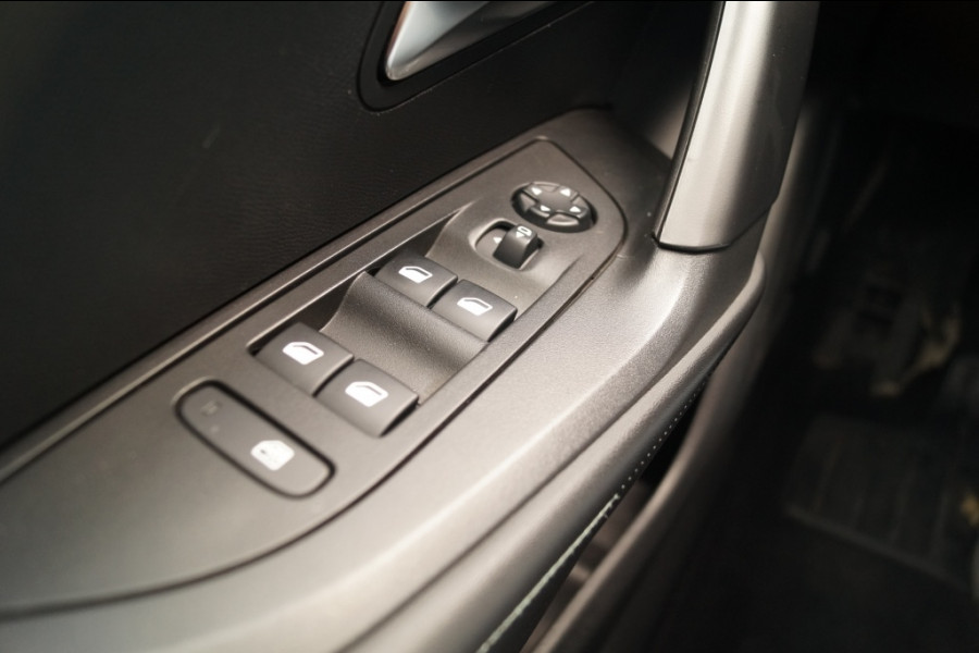 Peugeot 2008 1.5 HDi 110pk Allure -NAVI-ECC-PDC-TREKHAAK-