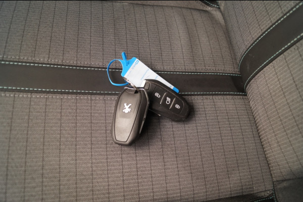 Peugeot 2008 1.5 HDi 110pk Allure -NAVI-ECC-PDC-TREKHAAK-