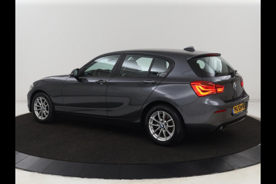 BMW 1-serie 118i Executive | Sportstoelen | Harman/Kardon | Navigatie | Full LED | Climate control | Parkeerhulp | Cruise control
