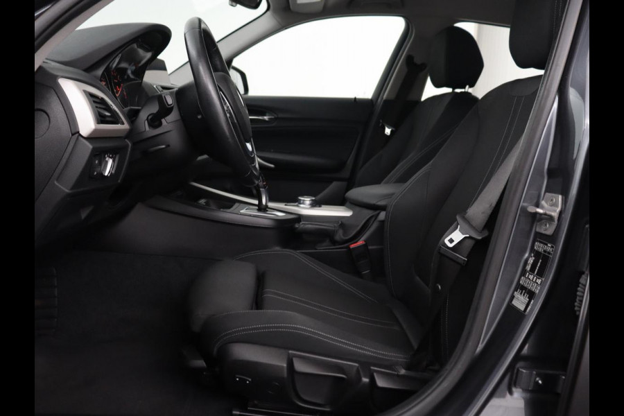 BMW 1-serie 118i Executive | Sportstoelen | Harman/Kardon | Navigatie | Full LED | Climate control | Parkeerhulp | Cruise control