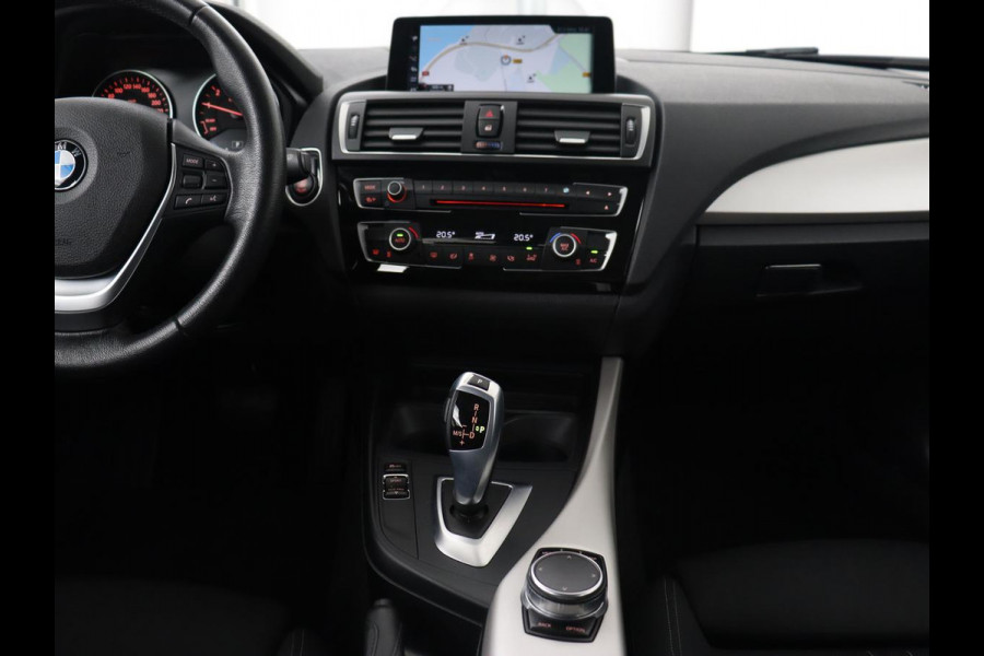 BMW 1-serie 118i Executive | Sportstoelen | Harman/Kardon | Navigatie | Full LED | Climate control | Parkeerhulp | Cruise control
