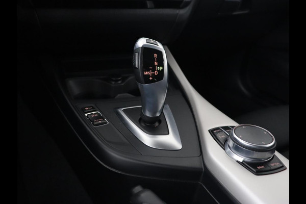 BMW 1-serie 118i Executive | Sportstoelen | Harman/Kardon | Navigatie | Full LED | Climate control | Parkeerhulp | Cruise control