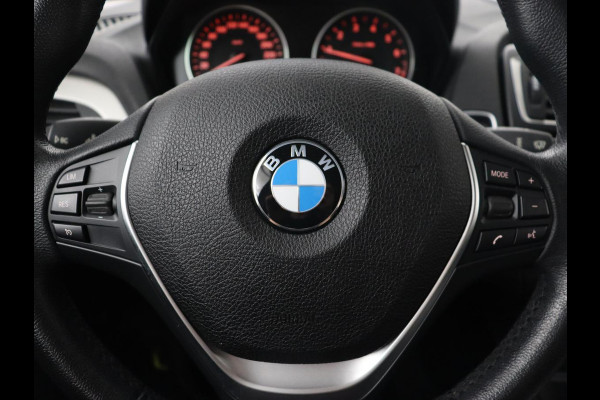 BMW 1-serie 118i Executive | Sportstoelen | Harman/Kardon | Navigatie | Full LED | Climate control | Parkeerhulp | Cruise control
