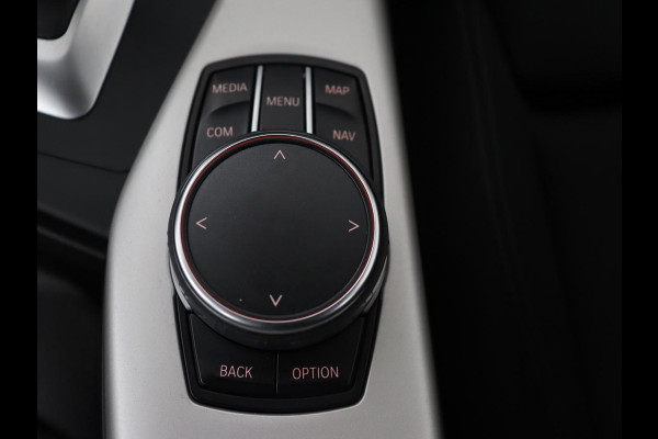 BMW 1-serie 118i Executive | Sportstoelen | Harman/Kardon | Navigatie | Full LED | Climate control | Parkeerhulp | Cruise control