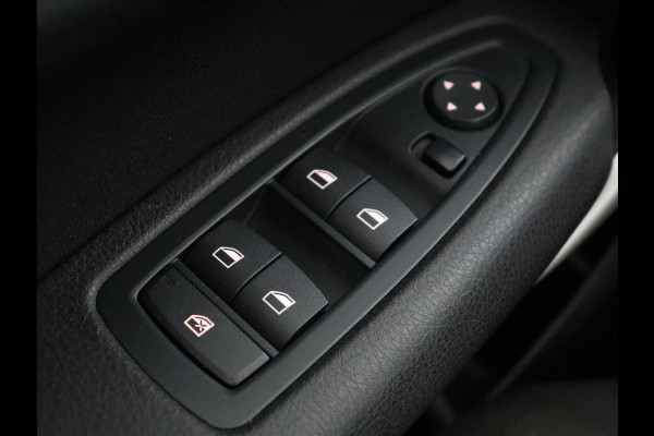 BMW 1-serie 118i Executive | Sportstoelen | Harman/Kardon | Navigatie | Full LED | Climate control | Parkeerhulp | Cruise control