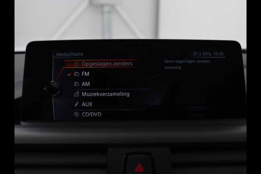 BMW 1-serie 118i Executive | Sportstoelen | Harman/Kardon | Navigatie | Full LED | Climate control | Parkeerhulp | Cruise control