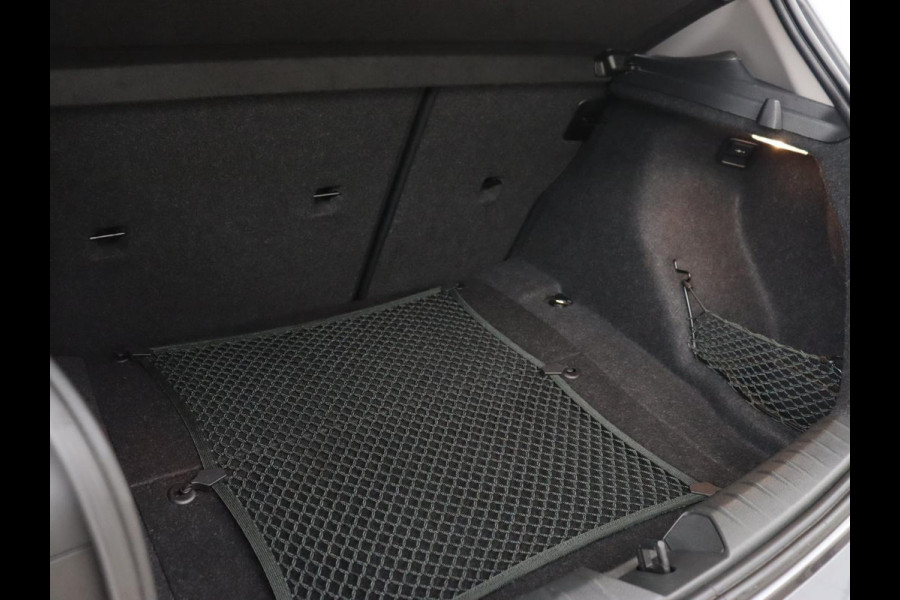 BMW 1-serie 118i Executive | Sportstoelen | Harman/Kardon | Navigatie | Full LED | Climate control | Parkeerhulp | Cruise control