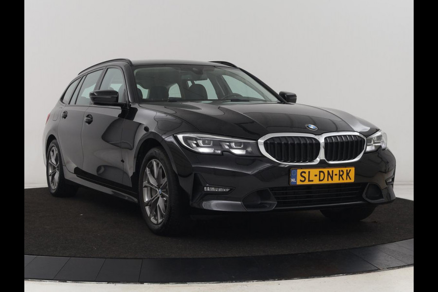 BMW 3-serie 330e Sport Line | Stoelverwarming | Carplay | Sportstoelen | Half leder | Camera | Navigatie | Live Cockpit | DAB | Full LED | Park Assist | Navigatie | Climate control | PHEV | Plug In