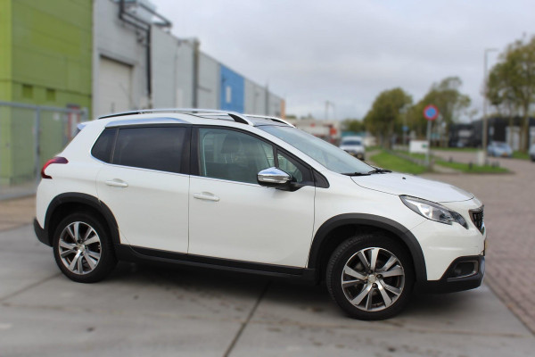 Peugeot 2008 1.2 PureTech Allure MULTIMEDIA AFNEEMBARE TREKHAAK CAMERA PANO