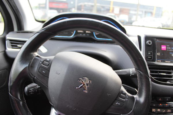 Peugeot 2008 1.2 PureTech Allure MULTIMEDIA AFNEEMBARE TREKHAAK CAMERA PANO