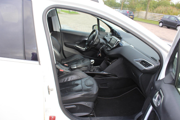 Peugeot 2008 1.2 PureTech Allure MULTIMEDIA AFNEEMBARE TREKHAAK CAMERA PANO