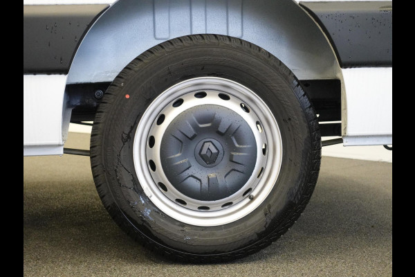 Renault Master T33 2.3 dCi 135 L2H2 BPM VRIJ! Airco Cruise control Parkeersensoren Navigatie Trekhaak